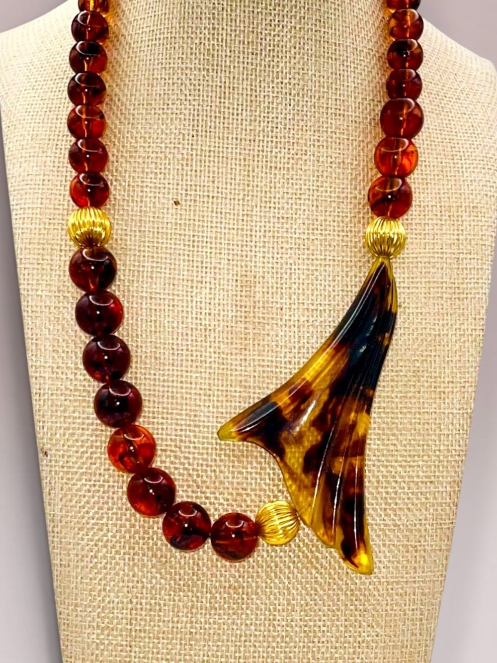 Vintage 1980s Tortoiseshell Lucite Beaded Statement Necklace